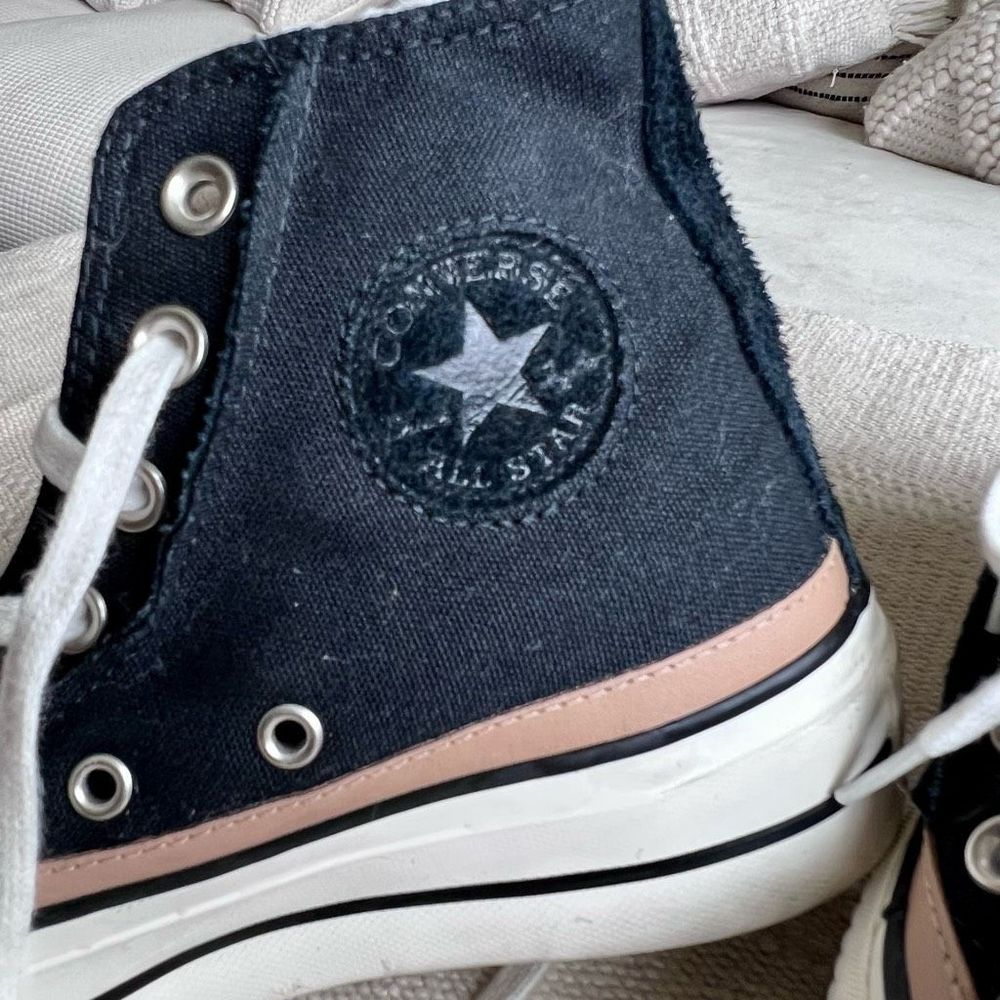 Woman’s size US6 high top platform inside fur black converse used once - Picture 5 of 12